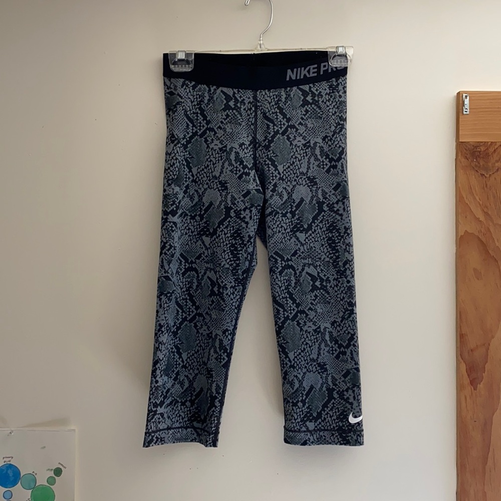 NIKE PRO Snake Print Cropped Legging Sz M